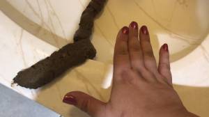 Click to play video BBW Takes Super Long Shit in the Sink